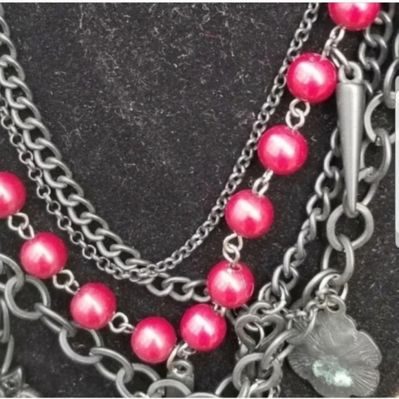 HOT TOPIC BLACK & RED LAYERED GOTHIC VICTORIAN CHARM NECKLACE - Picture 5 of 6